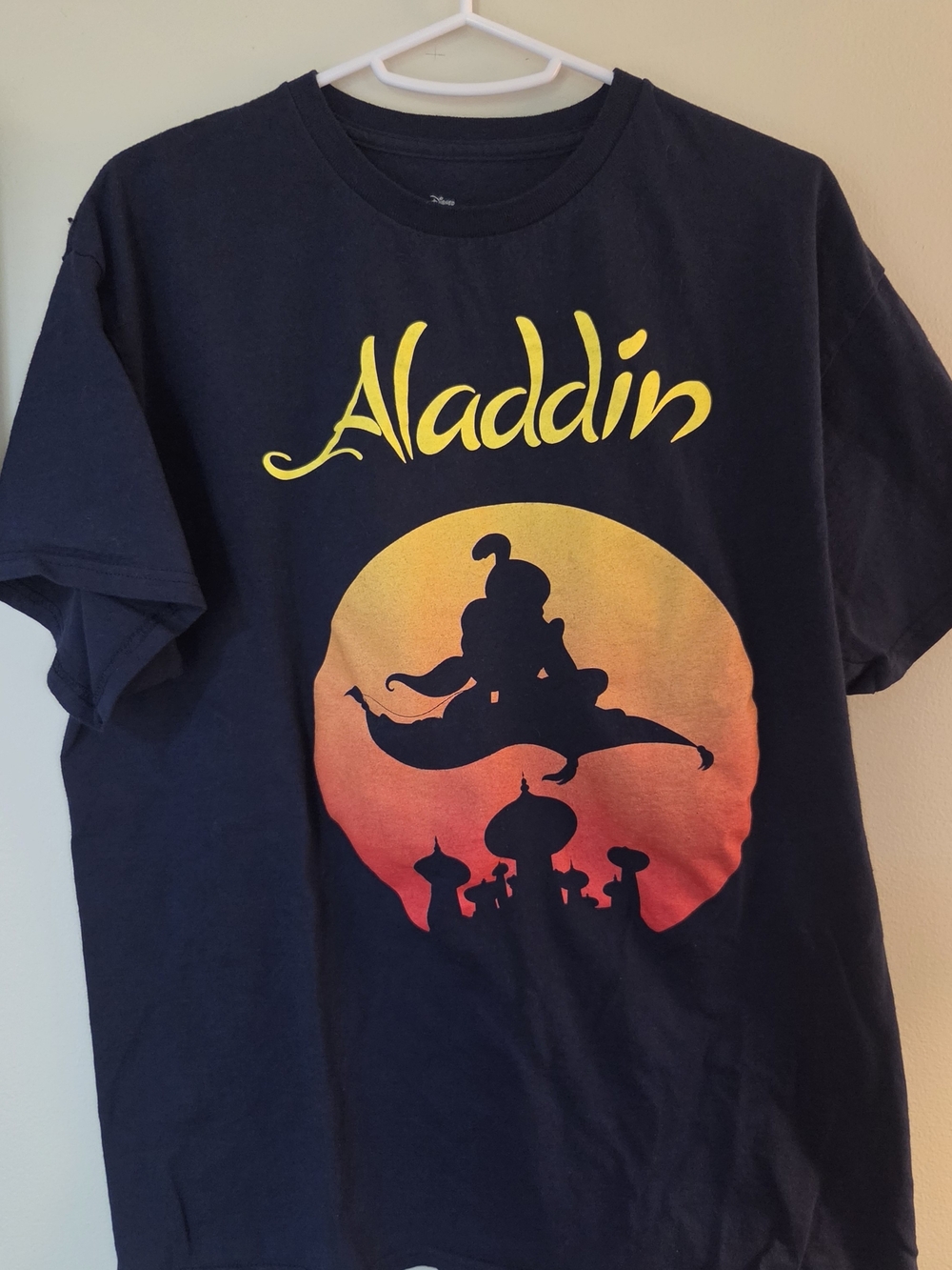 Disney Aladdin Graphic Tee in Navy with Yellow and Sunset Print Large